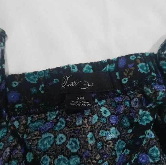 Xai Romper/Size SP(Small Petite)/Black w Green & Blue Floral Design - Picture 3 of 8